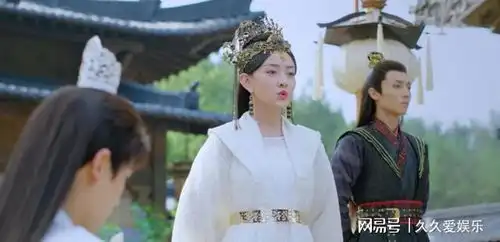 双世宠妃3女皇高深莫测,曲香檀身份将揭晓,墨连城要受苦了
