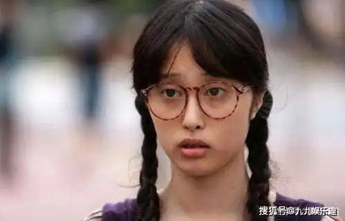 她曾出演嫦娥,却因一张照片被张艺谋赶出剧组,如今成路人