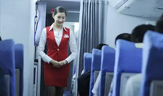 同样穿空姐服,把刘亦菲关晓彤等人放在一起看,差别就出来了

