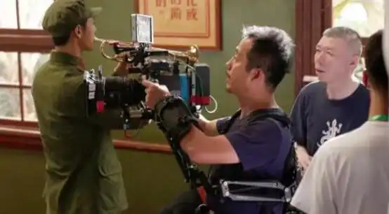 石首籍摄影指导罗攀为你讲诉芳华台前幕后的故事
