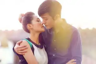 林申李沁情侣写真贴面热吻暧昧难舍
