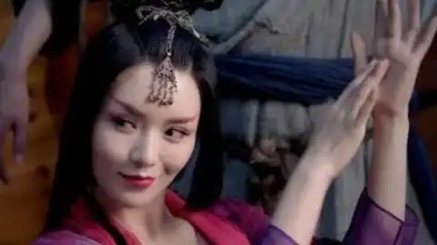 神话吕素金莎发型
