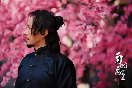 刘亦菲今年可真够倒霉的
