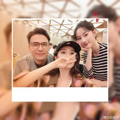 梦回仙剑奇侠传3时隔13年,郭晓婷晒和杨幂黄志玮合照,比v嘟嘴卖萌