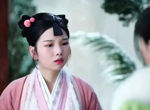 白鹿的丫鬟和陈都灵的丫鬟对比有些女演员是真不怕被艳压
