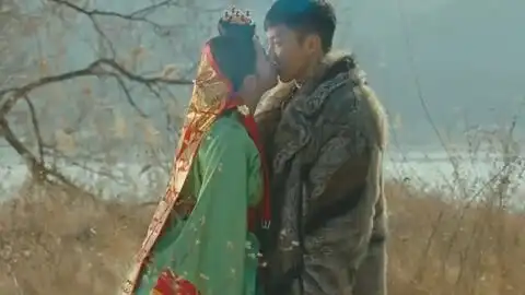 花游记之妖片,为了将困在妖片里的三藏救出来,悟空终于带上了紧箍咒哔哩哔哩bilibili