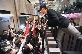 三傻首映办友情毕业派对文章率众网友狂欢
