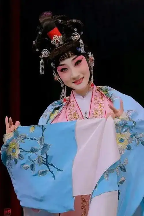 天津学戏,津沪唱红的几位天津籍京剧演员3.窦晓璇
