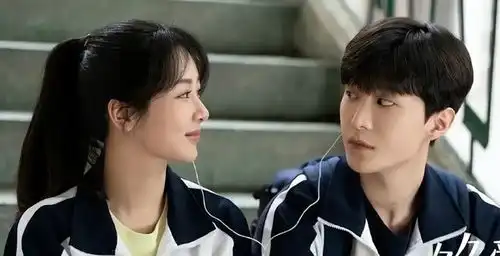 杨紫李现强势刷屏,多部新剧扎堆,还有二搭的国色芳华待播
