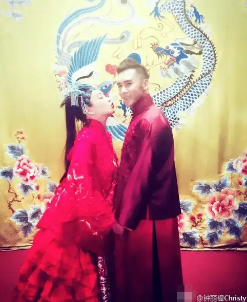 钟丽缇京剧婚纱照曝光钟丽缇疑已有孕图
