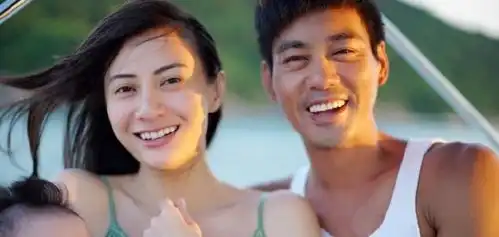 他是李小龙演员专业户,名声大噪娶娇妻,儿子名字令众人坐不住了
