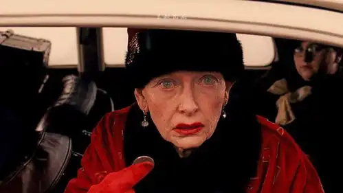 走近古一法师扮演者,英国贵族血统,可男可女一人千面
