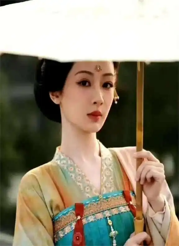 于正揭露内娱现状,意外牵连杨紫,被指为了拿奖接烂戏