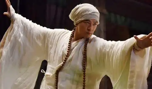 杨志刚和于毅的人生差距得从2014年于毅出演网剧灵魂摆渡说起
