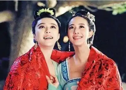 曾和范冰冰抢男人,又狠甩高圆圆老公,今35岁活成了这样