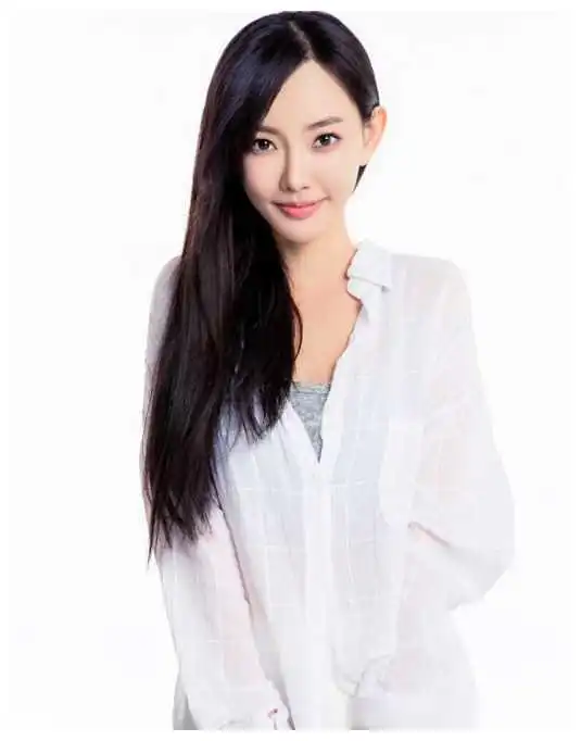 大二学生被王晶发掘,主演三部戏狂揽26亿票房,成为最美晶女郎