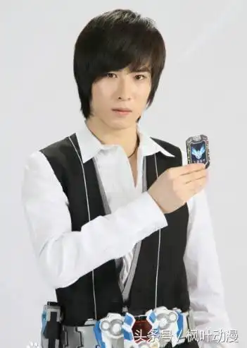 铠甲勇士刑天中的召唤者,个个帅气,最后一个力大无比
