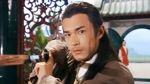 圆月弯刀01平平无奇的小伙因为一个女人输在自己的剑招之下