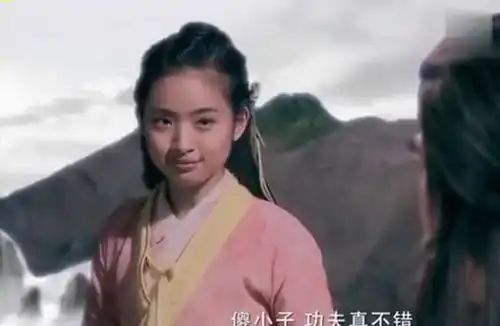 射雕英雄传郭靖与洪七公同时使出降龙十八掌,黄蓉震惊了
