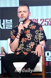 组图碟中谍6韩国发布会阿汤哥帅气挥手亮相