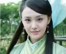 自卑少女郑爽怎么突然就变了尖鼻被疑隆鼻假体又装回去了
