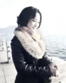还记得家有儿女里的戴明明吗,她现在长这样了
