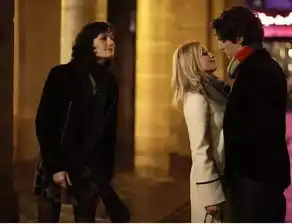 把twoiscompany译成两个人是一个公司,老师笑了