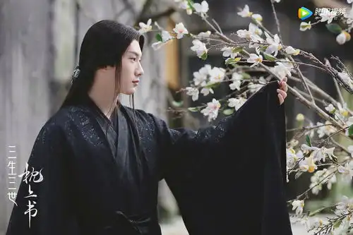 刘芮麟枕上书收官美强傻魔君狂圈粉
