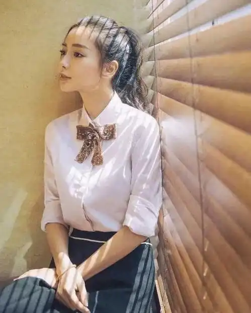 谭松韵穿校服,刘亦菲穿校服,郑爽穿校服,谁是你的校园女神