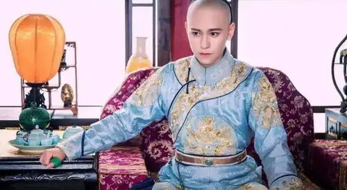 为什么康熙选定雍正作为皇位接班人,而不是皇三子或皇十四子
