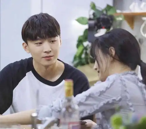 张恒反击预告周四要曝前女友的料,疑似在内涵郑爽