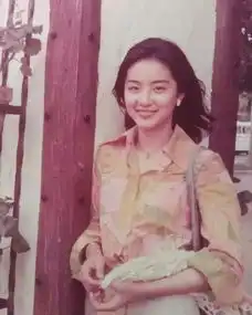 林青霞刚出道时罕见旧照曝光,天然美女清纯可人