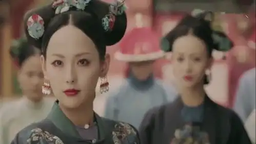 延禧攻略娴妃黑化后将高贵妃按在桌子上教训简直大快人心
