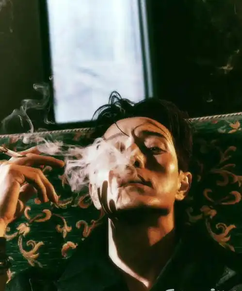 全网期待他催生宋慧乔,这位43岁的禁欲男究竟是何来历
