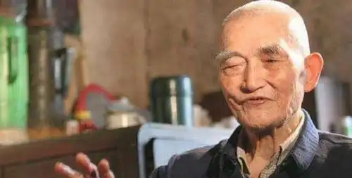 刘晓庆演八佰出意外,还被错认成陈冲,64岁装不下去