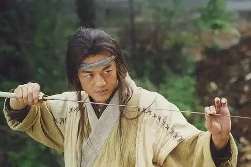 笑傲江湖左冷禅想对令狐冲搞突然袭击,却被两位前辈高人搅黄了
