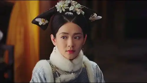 在原著里舒妃的容貌是和嘉妃并存的,舒妃清冷,嘉妃妩媚意欢舒妃断掉了的爱
