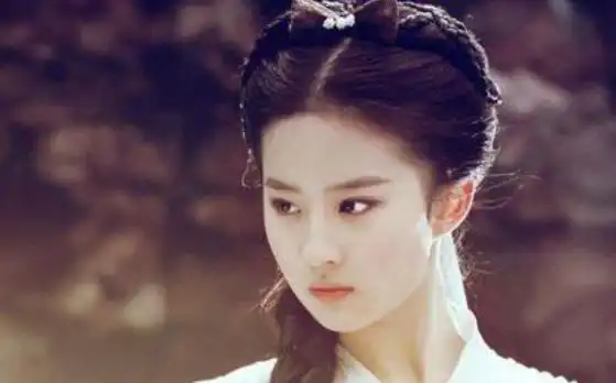 赵丽颖刘亦菲佟丽娅朱茵迪丽热巴,5位女星无头饰古装谁最美
