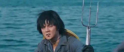 他是夏洛特烦恼的袁华,长发很吸睛,没想到寸头直达颜值巅峰
