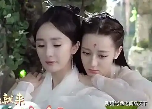 有种闺蜜叫杨幂迪丽热巴,看到枕上书白浅拍摄花絮,羡慕
