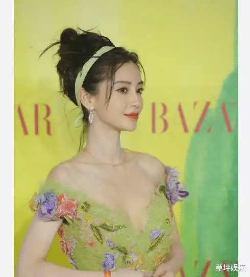 明星走红毯,抓拍的生图,快来围观吧秀胸秀美腿,超赞
