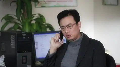 正阳门下朱铁家境窘迫,7年努力换来幸福生活,北京买房定居
