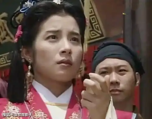 岳翎26年前主演的古装剧,男主见一个爱一个,最终女主离开了他
