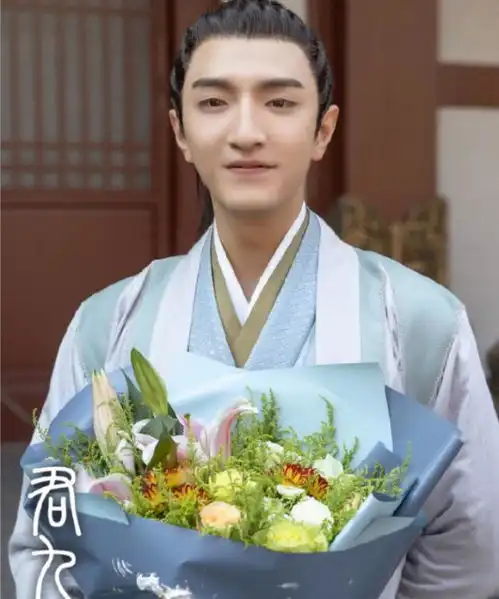 君九龄官宣定档可剧还未播男主就被骂惨,网友心疼彭小苒
