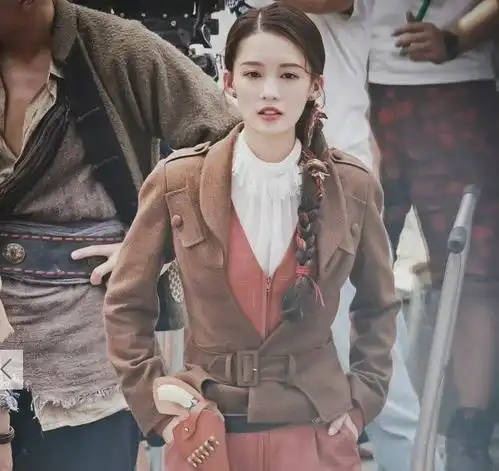 李沁新剧路透照曝光,女寨主造型又a又酷,导演和造型师却被骂惨
