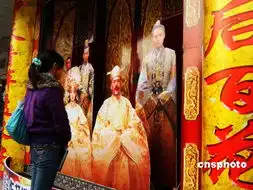 周润发在电影满城尽带黄金甲中剧照
