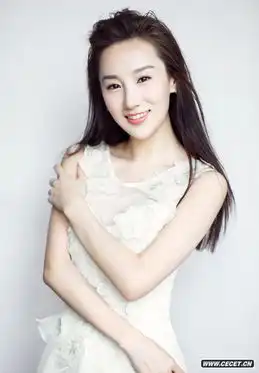 高洋曝光纯白系写真身穿束腰白裙妙曼身姿