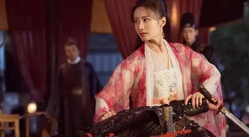 锦衣之下还未收官,又一古装新剧来袭,两位主角二次合作