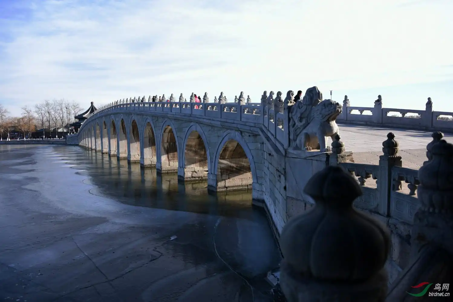 冬至日及其前夕北京颐和园的十七孔桥
