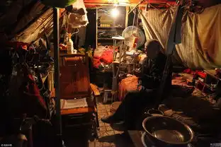 西安104岁老人蜗居街头修单车称儿孙在美国